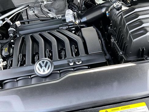 Used 2022 Volkswagen Atlas SEL R-Line image 32