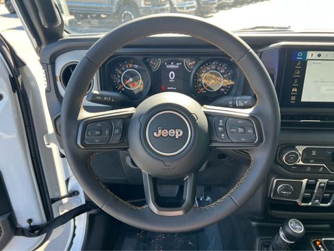 Used 2024 Jeep Gladiator Sport AWD/4WD image 34