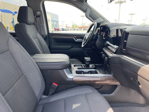 Used 2025 Chevrolet Silverado 1500 LT AWD/4WD image 15