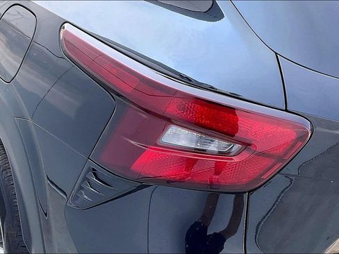 Used 2025 Chevrolet Trax LT FWD image 29