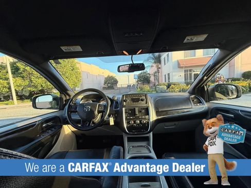 Used 2017 Dodge Grand Caravan SXT FWD image 34