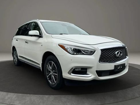 Used 2019 INFINITI QX60 Luxe w/ Essential Package AWD/4WD image 3