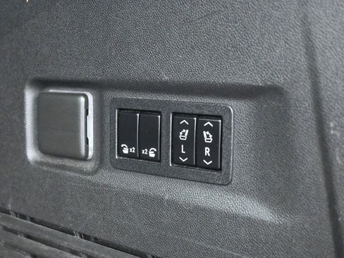 Used 2022 GMC Yukon XL AT4 w/ AT4 Premium Package image 53