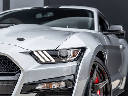 Used 2020 Ford Mustang Shelby GT500 w/ Carbon Fiber Track Pack RWD image 22