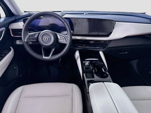 Used 2024 Buick Envision Avenir AWD/4WD image 2