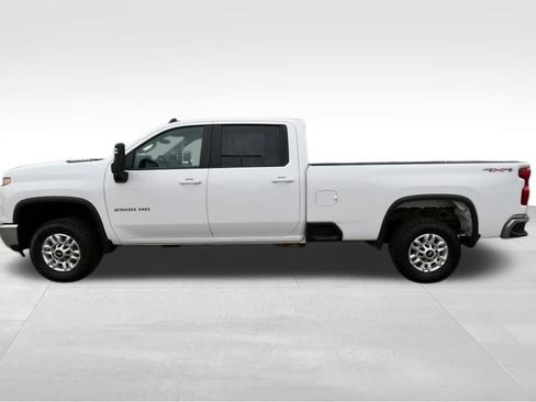 Used 2024 Chevrolet Silverado 2500 LT AWD/4WD image 4
