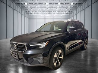 Used 2023 Volvo XC40 B5 Plus w/ Protection Package Premier AWD/4WD video 1