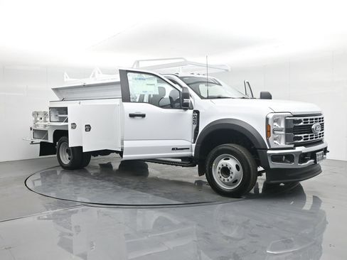 New 2025 Ford F450 XL w/ XL Chrome Package image 44