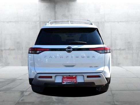 Used 2024 Nissan Pathfinder SL image 6