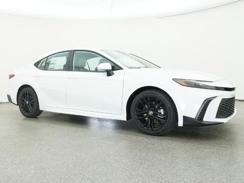 New 2026 Toyota Camry SE image 39