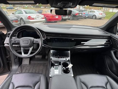 Used 2019 Audi Q8 Prestige AWD/4WD image 36