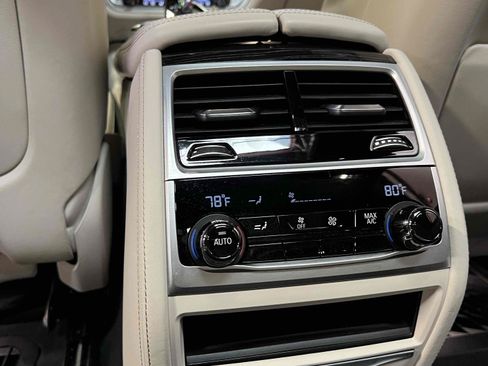 Used 2021 BMW 750i xDrive w/ Executive Package AWD/4WD image 46