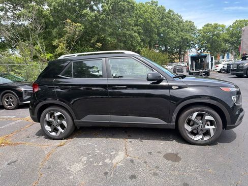 Used 2025 Hyundai Venue SEL FWD image 7