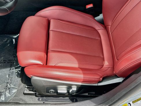 Used 2023 BMW 330i Sedan w/ M Sport Package RWD image 19