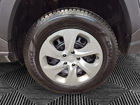 Used 2022 Toyota RAV4 LE image 14