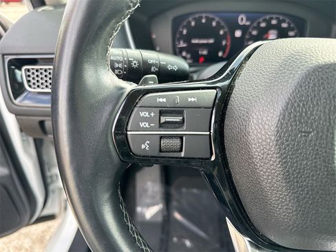 Used 2022 Honda Civic Touring image 17