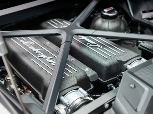 Used 2021 Lamborghini Huracan EVO RWD image 50