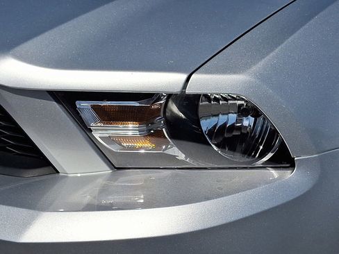 Used 2012 Ford Mustang Coupe image 13