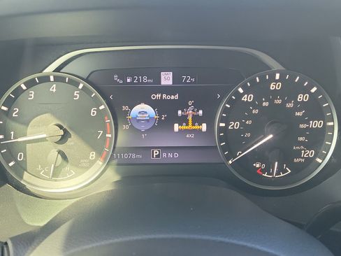 Used 2021 Nissan Titan SV w/ SV Convenience Package RWD image 25