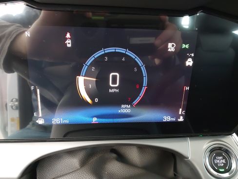 Used 2025 Chevrolet Trax LT w/ Driver Confidence Package FWD image 19