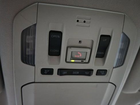 Used 2023 Toyota Highlander XLE FWD image 20
