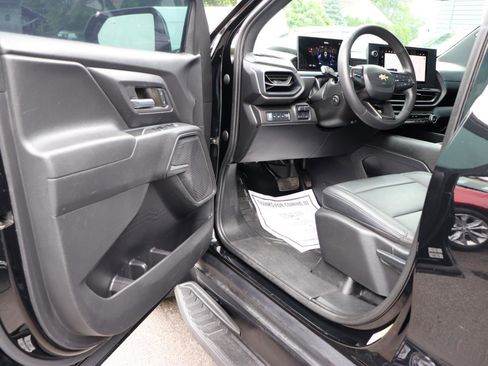 Used 2024 Chevrolet Silverado EV W/T AWD/4WD image 10