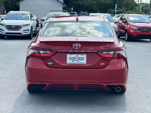 Used 2021 Toyota Camry SE w/ Convenience Package FWD image 6