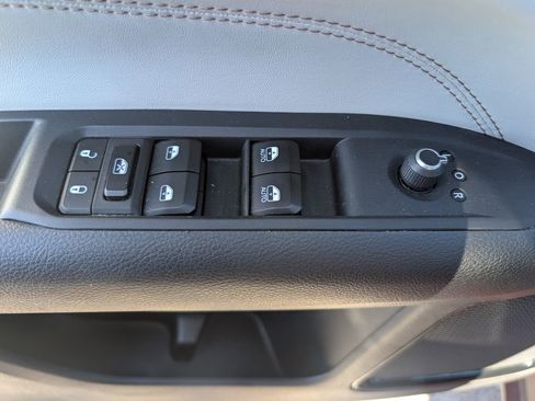 Used 2025 Jeep Compass Limited AWD/4WD image 11