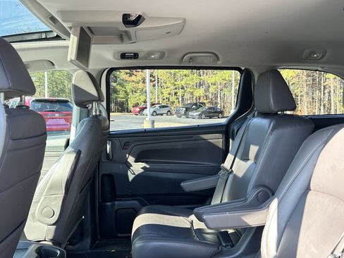 Used 2018 Honda Odyssey Touring image 9