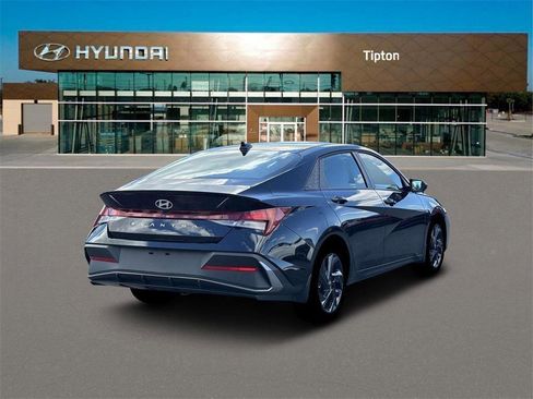 New 2026 Hyundai Elantra Sport image 7