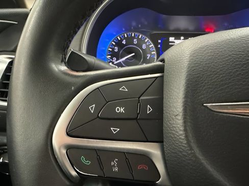 Used 2017 Chrysler 200 Limited Platinum FWD image 17
