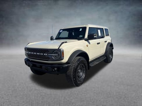Used 2025 Ford Bronco Badlands AWD/4WD image 2