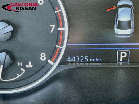 Used 2025 Nissan Altima 2.5 SV FWD image 15