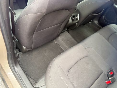 Used 2023 Chevrolet Malibu LT FWD image 21
