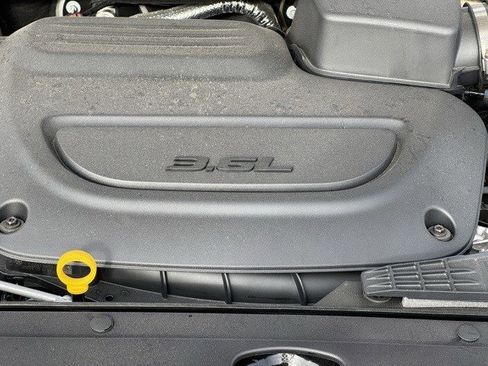 New 2026 Chrysler Pacifica Select image 43