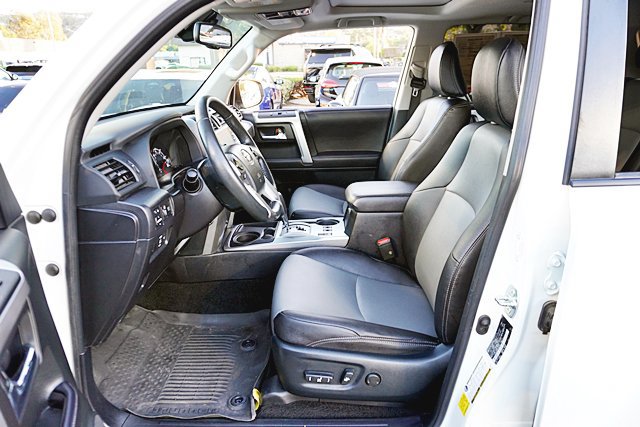 Used 2023 Toyota 4Runner SR5 Premium w/ Moonroof Package RWD image 23