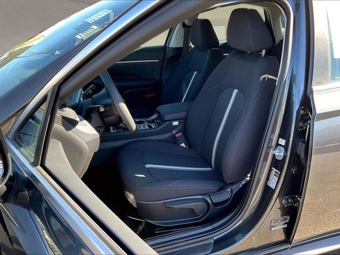 Used 2025 Hyundai Sonata SE image 21