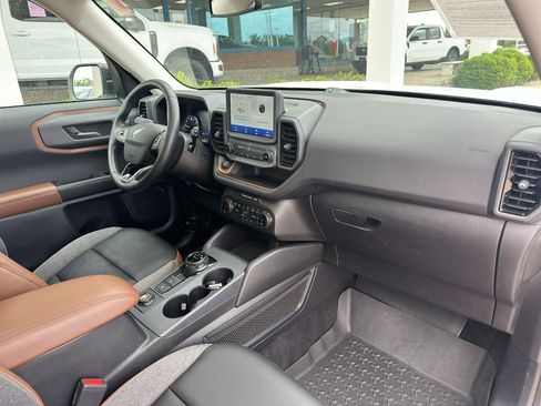Used 2024 Ford Bronco Sport Outer Banks w/ Tech Package AWD/4WD image 32