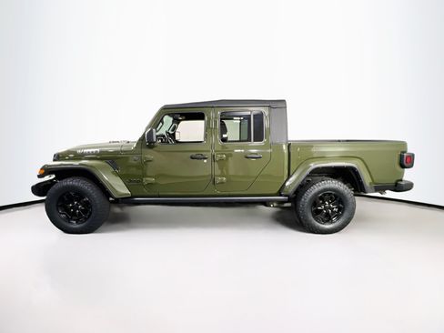 Used 2023 Jeep Gladiator Sport AWD/4WD image 8