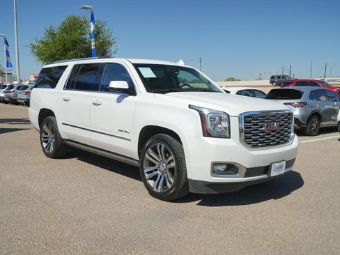 Used 2019 GMC Yukon XL Denali w/ Denali Ultimate Package image 3