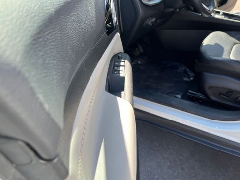 Used 2025 Jeep Compass Limited image 18