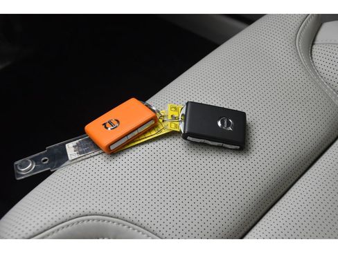 Certified 2025 Volvo S90 B6 Ultra image 38