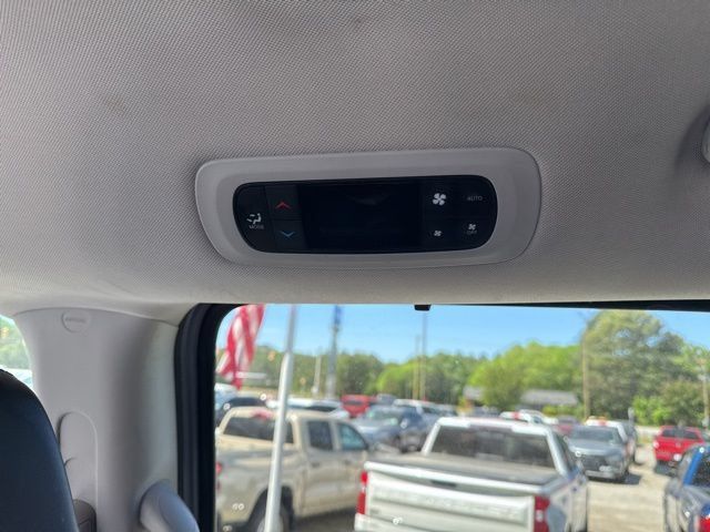 Used 2024 Chrysler Pacifica Touring-L FWD image 21