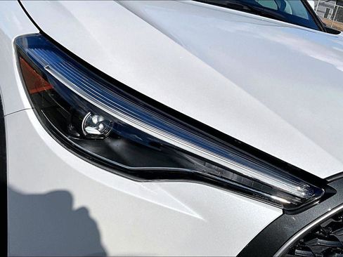 Certified 2024 Toyota Corolla Cross XLE image 28