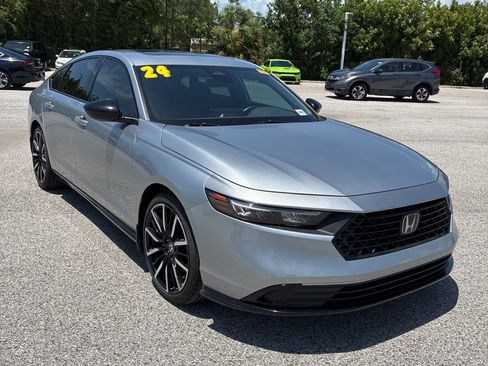 Used 2024 Honda Accord Sport image 2