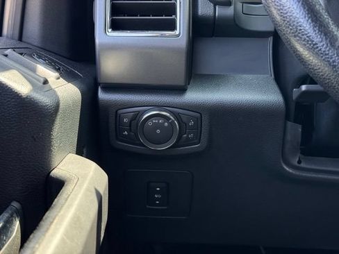 Used 2015 Ford F150 XLT w/ Equipment Group 302A Luxury AWD/4WD image 29