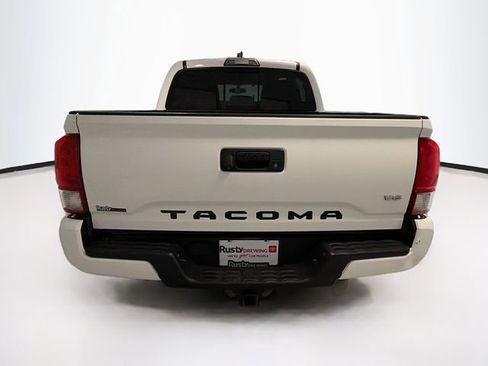 Used 2017 Toyota Tacoma TRD Sport w/ Tow Package image 5