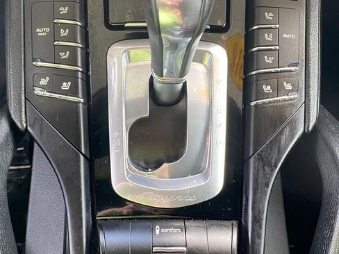 Used 2018 Porsche Cayenne S Platinum AWD/4WD image 24