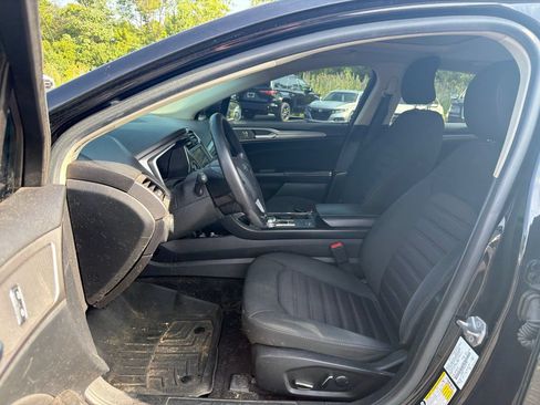 Used 2019 Ford Fusion SE FWD image 10