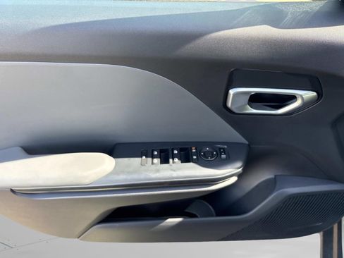 New 2025 Kia K4 LXS image 28